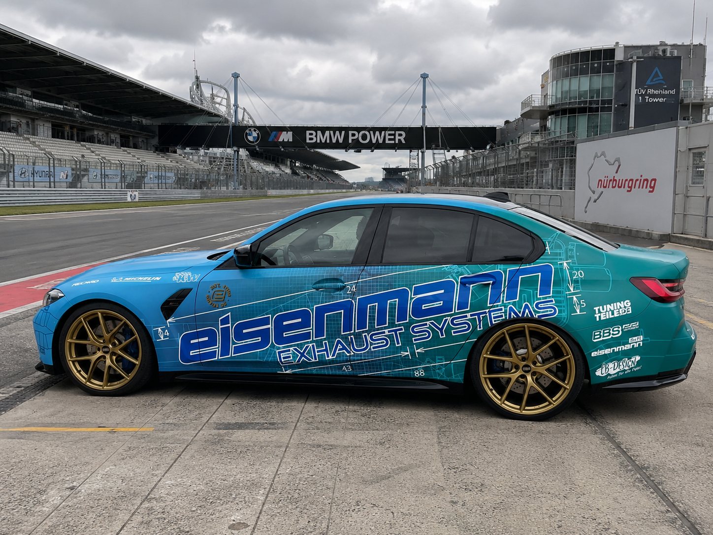 BMW M3 Eisenmann Exhaust Systems Seitenansicht am Nürburgring